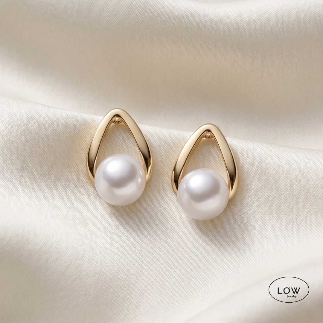 Auréa Pearl Frame Earrings