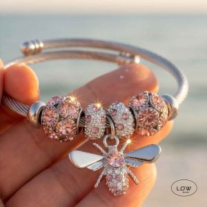 Bee Charm Cable Bracelet Pink Silver