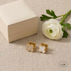 Pearl Clover Reversible Huggie Earrings Gold