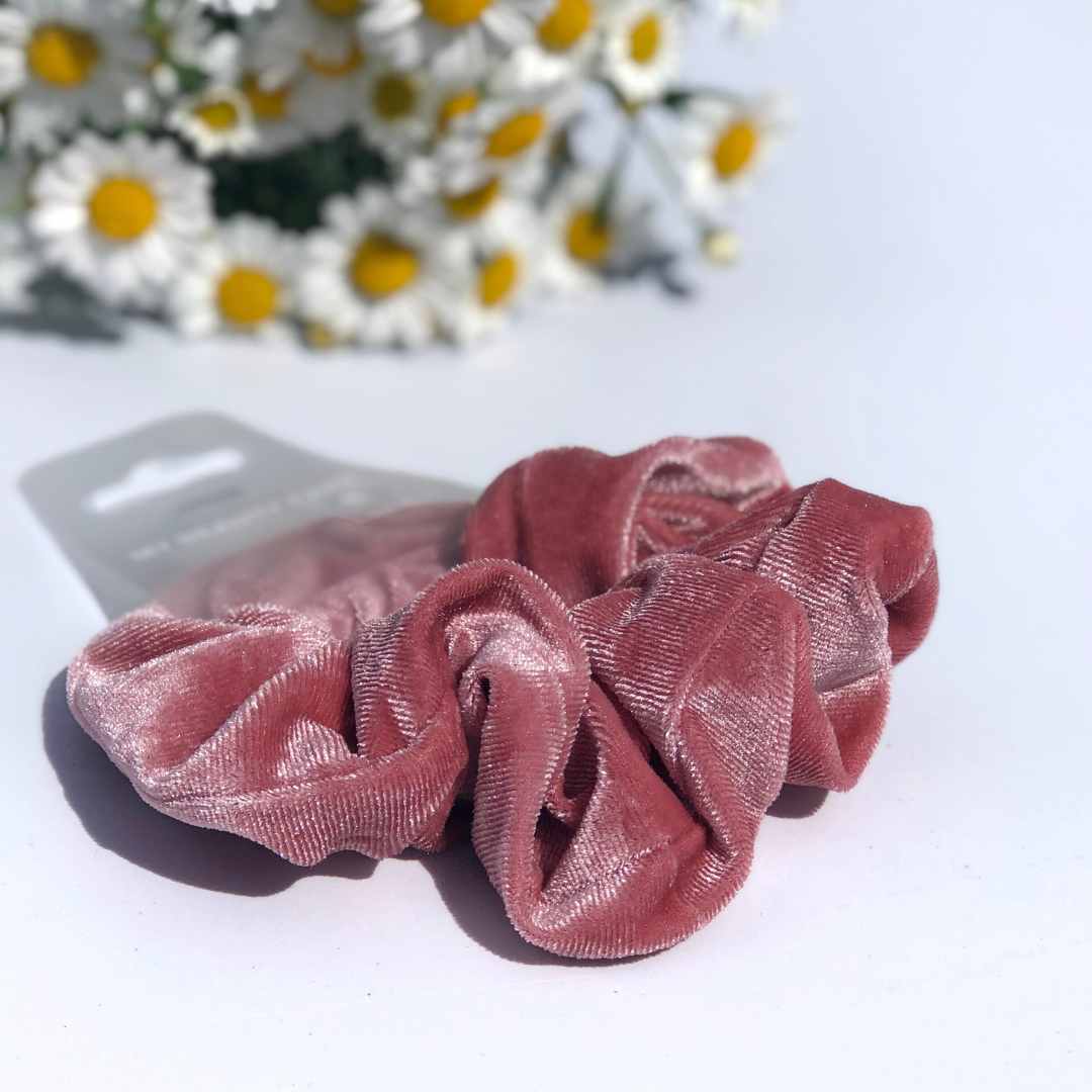 Scrunchie hårstrikk i velur - Image 4